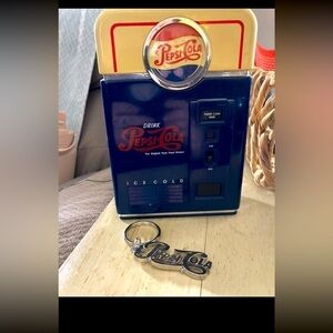 Vintage mini PEPSI COLA battery powered AM/FM radio with antenna collectible